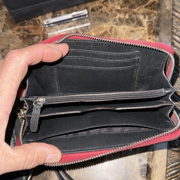 4 MICHAEL KORS low start WALLET EUC BUNDLE - Picture 9 of 12